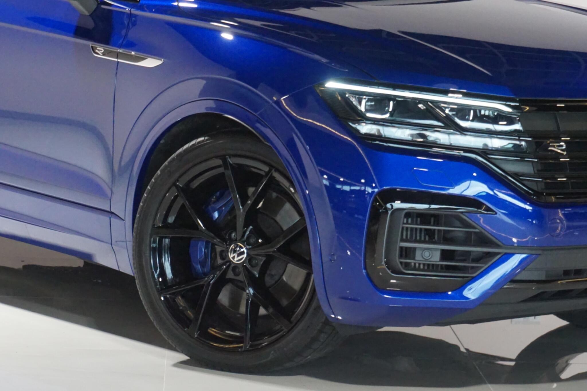 Volkswagen Touareg 3.0 V6 TSI eHybrid 14.3kWh R SUV 5dr Petrol Plug-in Hybrid Tiptronic 4Motion Euro 6 (s/s) (462 ps)